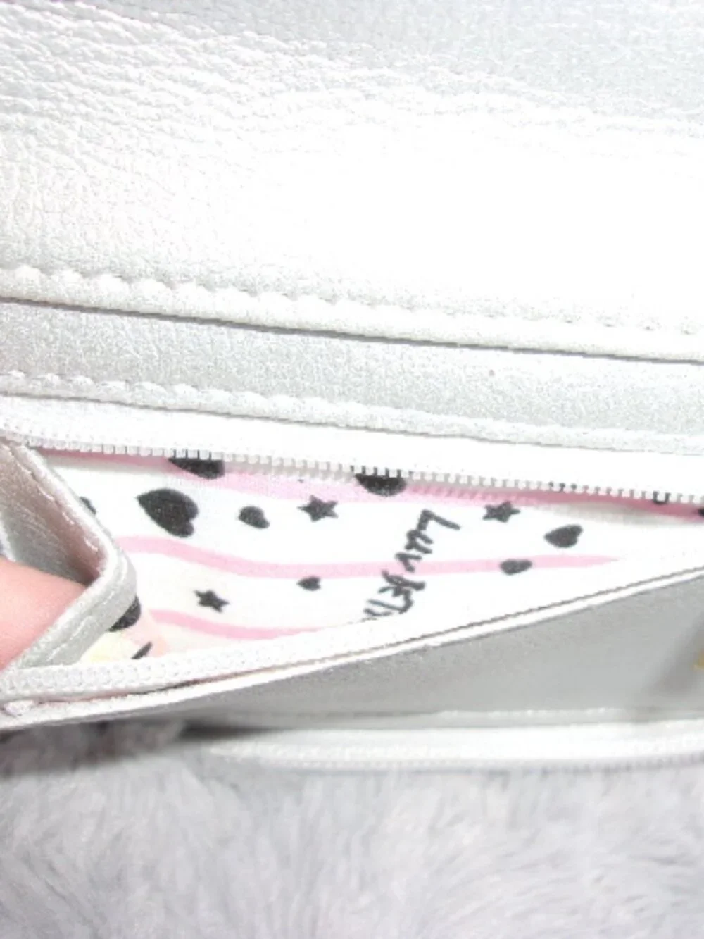 E-278 NWT BETSEY JOHNSON SMALL SILVER ZIP WALLET
